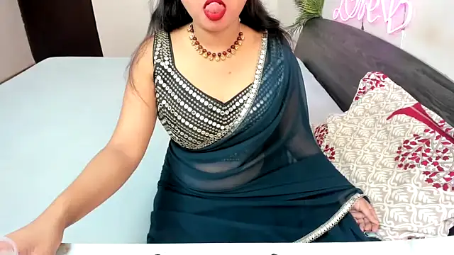 Snapshot of Queen_Couple chatting on September 28, 6:42 am Queen Couple online show from September 28, 6:42 am