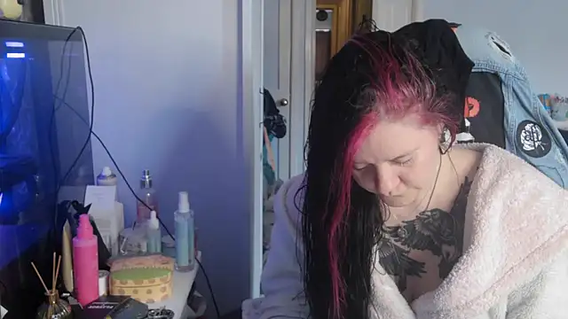 AureliaXOX online show from October 22, 10:42 am