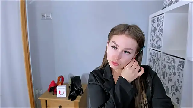 DonnaCam online show from December 3, 5:04 pm