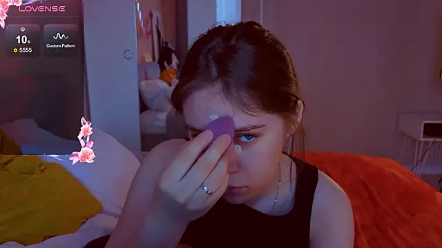 Mia Luw online show from March 5, 4:19 am