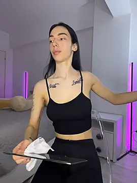 Celine Roxelle online show from March 20, 9:09 pm