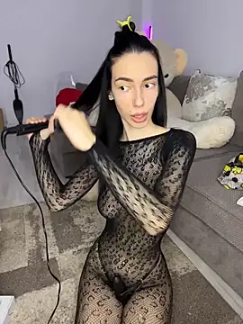 Celine Roxelle online show from March 13, 9:05 pm