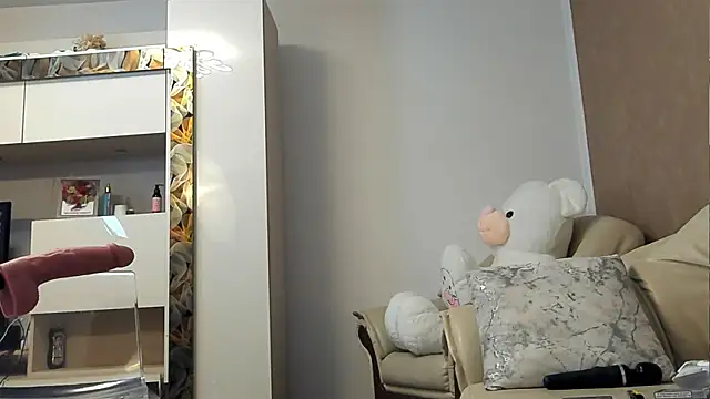 MARIA-LITLLE online show from April 2, 8:17 pm