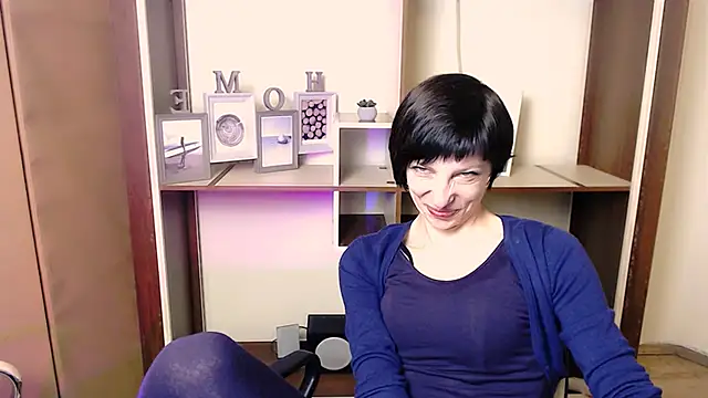  AngeliaFlow  online show from November 27, 12:30 pm