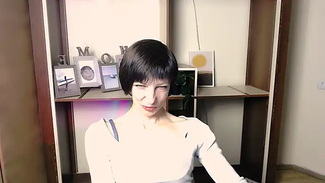  AngeliaFlow  online show from November 8, 8:30 am