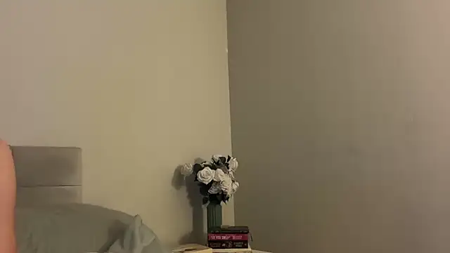 skyejde online show from December 4, 5:14 pm