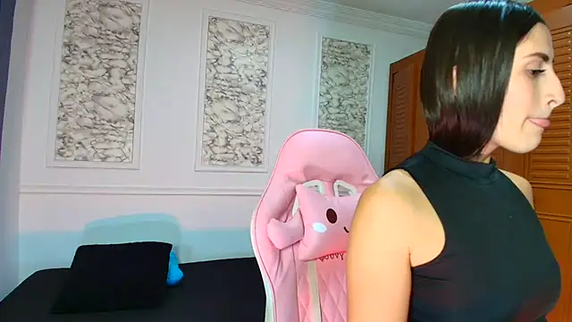 Danella houston online show from December 14, 11:10 pm