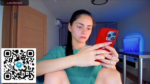 EmiliaZen online show from November 20, 6:20 pm