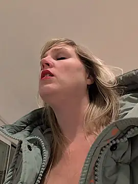 Sexybiene969 online show from November 24, 5:15 pm