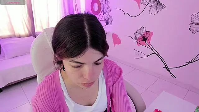 Isabela Fiorelli online show from April 13, 1:34 pm