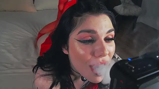 MaeveMoon online show from December 19, 6:22 pm