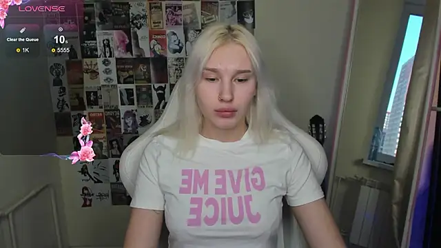 EvelinaLuu online show from February 26, 11:53 am