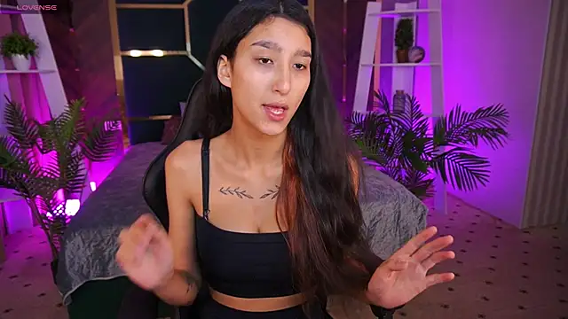 CharmMocco online show from January 10, 2:33 pm