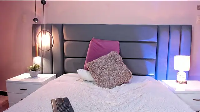 MiaHertz online show from January 10, 2:00 pm