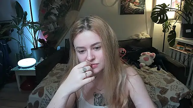 Alexa Pirs online show from February 8, 4:00 pm