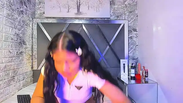 EvansDarling online show from February 25, 1:42 pm