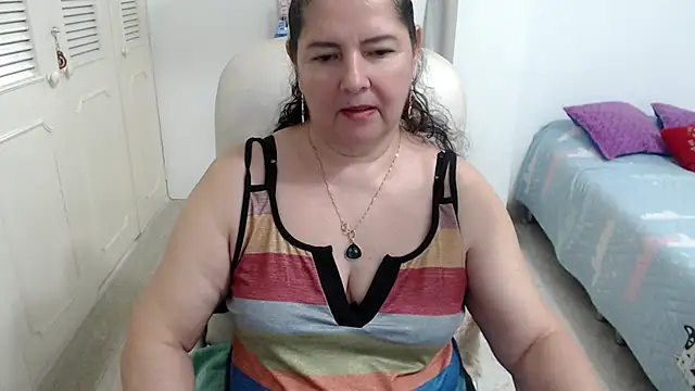 leonela 69 online show from April 6, 4:46 am