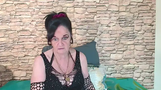 Snapshot of LuciousGrace chatting on October 20, 6:33 pm LuciousGrace online show from October 20, 6:33 pm