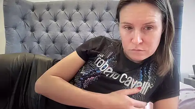 eatmypie69 online show from December 18, 10:31 am