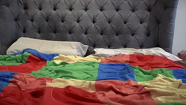 eatmypie69 online show from November 7, 10:10 am