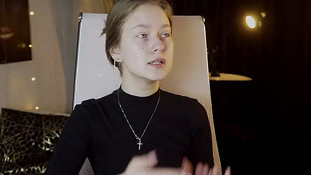 EveMundie online show from March 9, 9:23 am