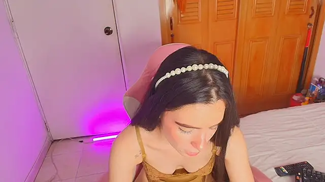 Peach Rose  online show from November 6, 10:04 pm