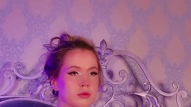 BECKI VRES online show from October 21, 8:46 pm