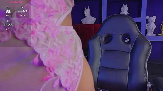 camille1310 online show from April 21, 9:44 pm