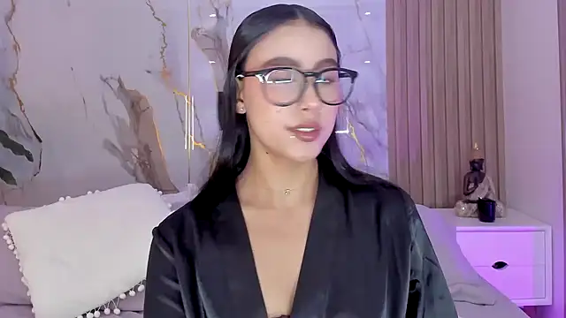 miss martiina online show from January 8, 4:05 am