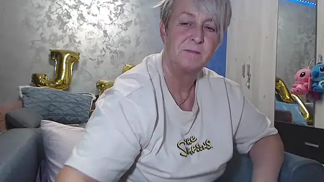 RosesandLillies online show from January 5, 6:00 pm