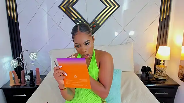 EmilyDiaaz online show from November 15, 12:39 pm