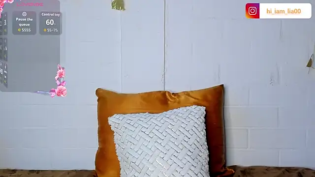 LiaHansson online show from November 19, 5:35 pm