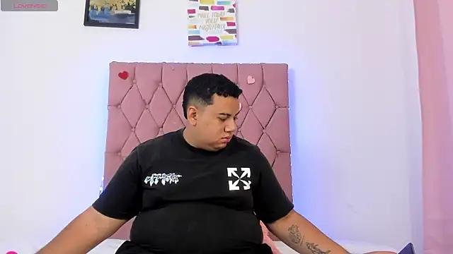 MICHAEL AND SHARON online show from November 24, 4:25 am