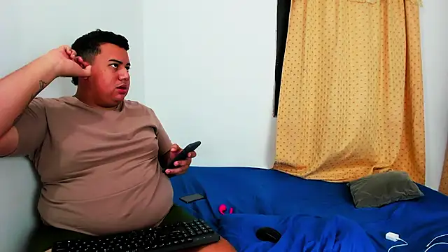 MICHAEL AND SHARON online show from January 10, 4:39 am