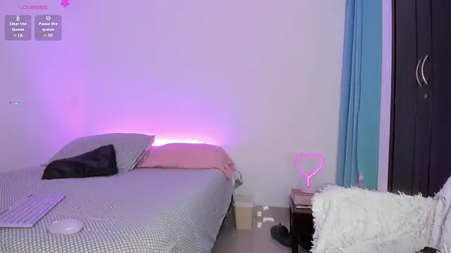  lucianapalmer online show from December 17, 3:27 pm