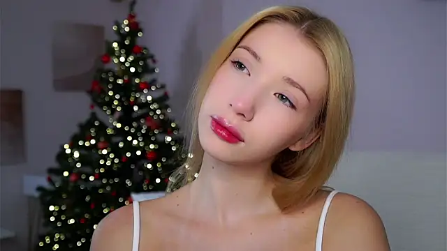 SunnivaCovil online show from January 12, 3:39 pm