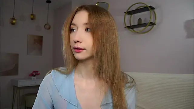 SunnivaCovil online show from September 17, 1:53 pm