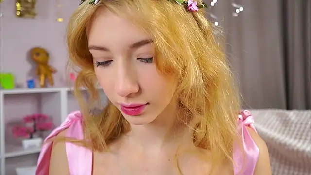 SunnivaCovil online show from January 15, 2:45 pm