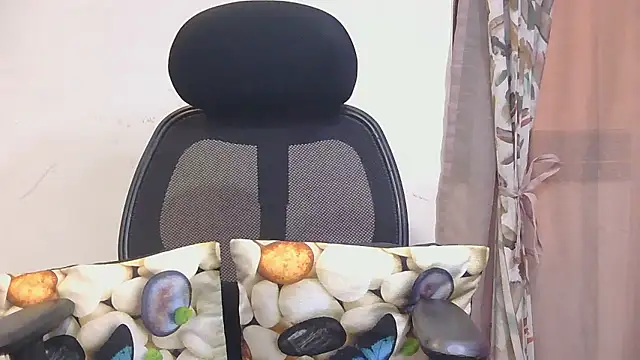 MilkyQueen69 online show from January 16, 10:00 am