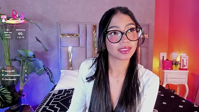 Tyla Ks online show from June 4, 6:01 pm