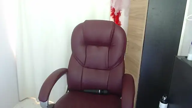 Mature 2025 online show from June 1, 4:41 pm