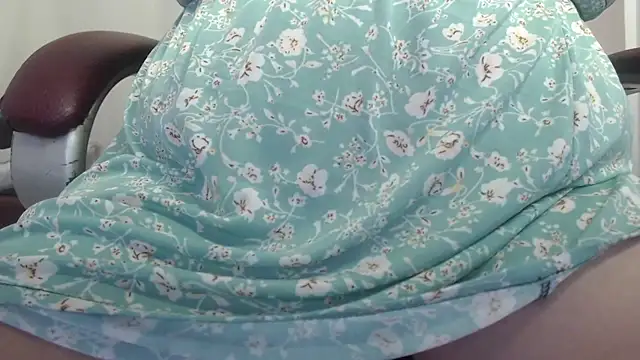 Mature 2025 online show from February 28, 9:25 pm