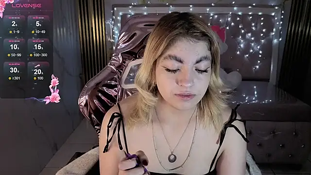 lili conor s online show from November 5, 3:23 am