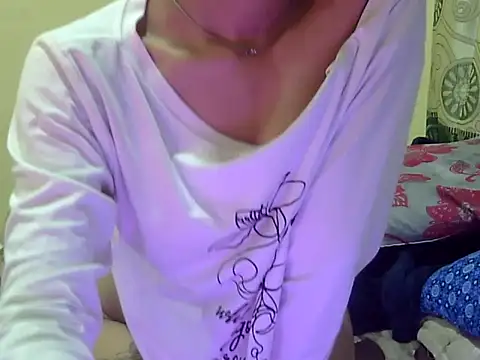 Snapshot of _luckylips chatting on October 22, 6:02 pm  luckylips online show from October 22, 6:02 pm