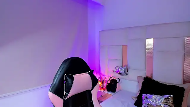 SteffyMontes online show from February 11, 4:08 pm