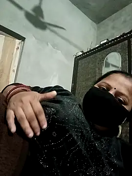 sharnjit299 online show from December 3, 5:15 pm