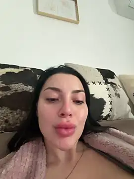 Mia Splash online show from March 8, 2:10 pm