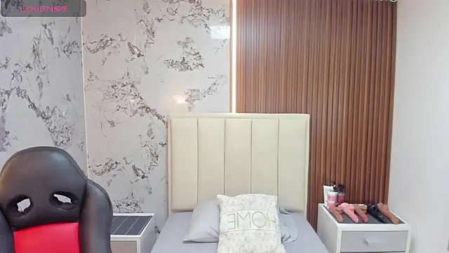 MEGANZARICK online show from April 6, 3:28 am