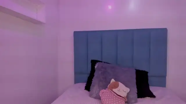 Anniie  Evans online show from October 6, 2:23 pm