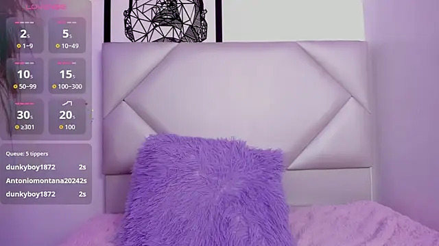 Anniie  Evans online show from October 11, 5:04 pm